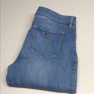 GUESS LOS ANGELES MID CROP JEANS 32x24 ⭐️
